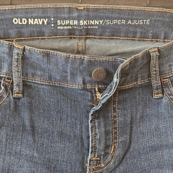 78 OLD NAVY MID-RISE SUPER SKINNY JEANS WOMEN'S SIZE 6P - Picture 8 of 8
